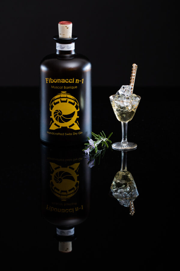 Fibonacci n-1 Muscat Barrique: Handcrafted Swiss Dry Gin - Image 8